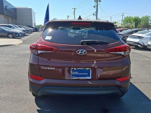 Ruby Wine 2017 Hyundai TUCSON SE Plus