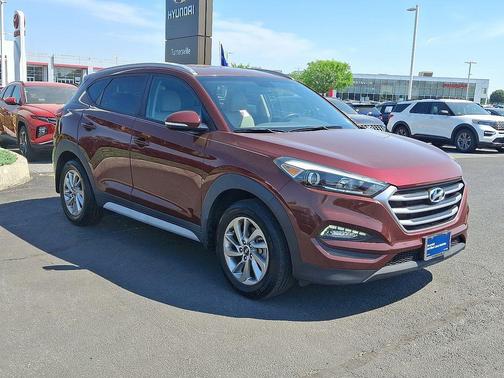 Ruby Wine 2017 Hyundai TUCSON SE Plus