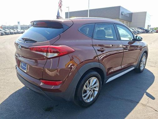 Ruby Wine 2017 Hyundai TUCSON SE Plus