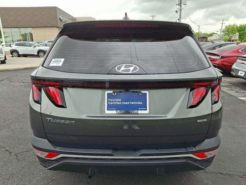 Amazon Gray 2023 Hyundai TUCSON SE