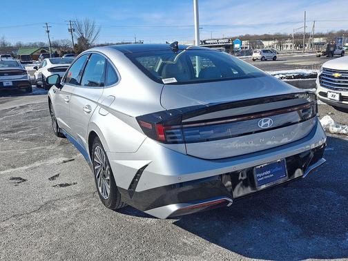 2025 Hyundai SONATA Hybrid Limited