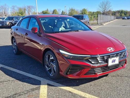 2025 Hyundai ELANTRA Limited