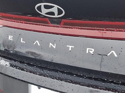 2025 Hyundai ELANTRA Sport