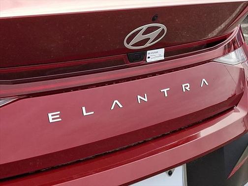 2025 Hyundai ELANTRA SEL