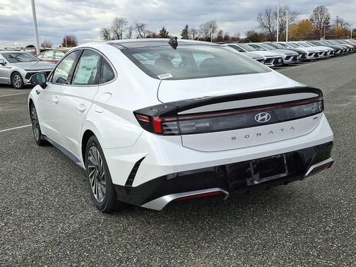 2026 Hyundai SONATA Hybrid Limited