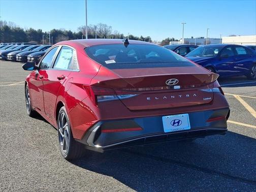 2025 Hyundai ELANTRA Limited