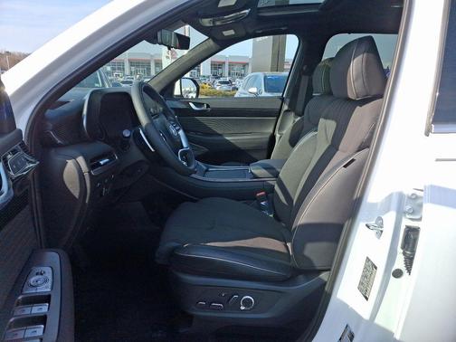 Hyper White 2025 Hyundai PALISADE Calligraphy Night Edition