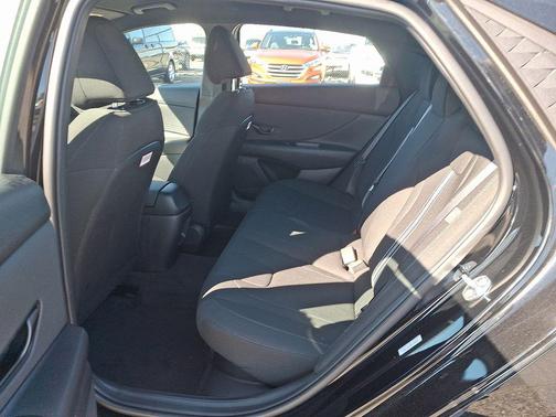 Abyss Black 2025 Hyundai ELANTRA HEV SEL Sport