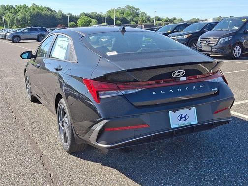 Abyss Black 2025 Hyundai ELANTRA HEV SEL Sport