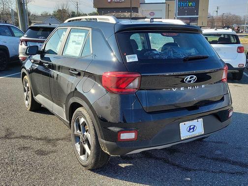 2025 Hyundai VENUE SEL