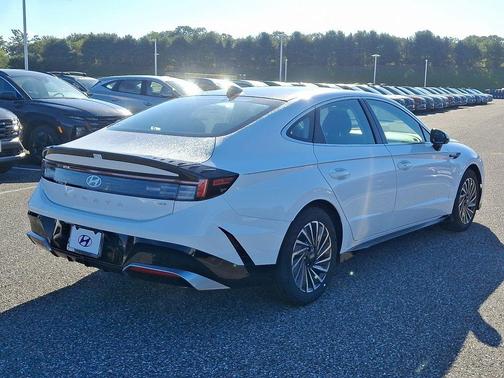 2026 Hyundai SONATA Hybrid SE