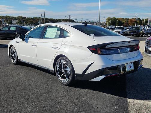 2026 Hyundai SONATA SEL