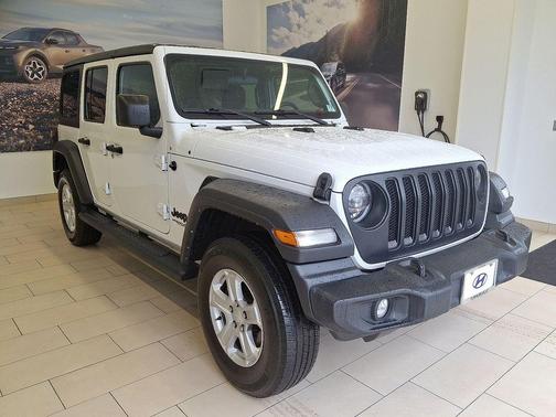 2022 Jeep Wrangler Unlimited Sport