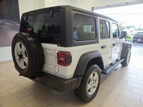 2022 Jeep Wrangler Unlimited Sport