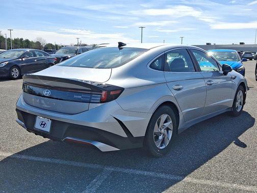 Aero Silver 2026 Hyundai SONATA SE