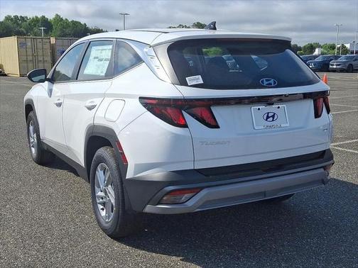 2025 Hyundai TUCSON SE