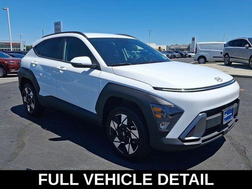 Atlas White 2025 Hyundai KONA SEL