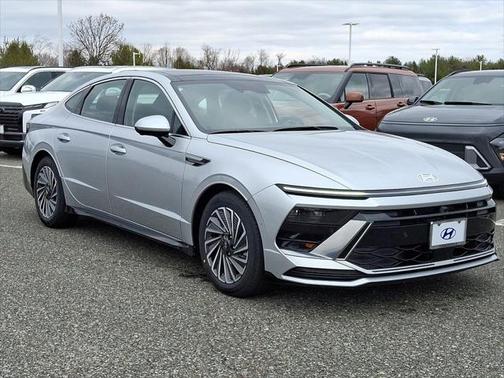 2025 Hyundai SONATA Hybrid Limited