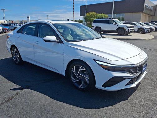 2025 Hyundai ELANTRA Limited