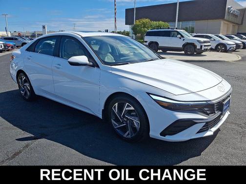 2025 Hyundai ELANTRA Limited