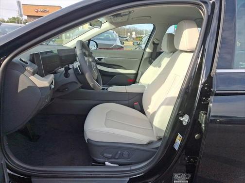 2025 Hyundai SONATA Hybrid SE