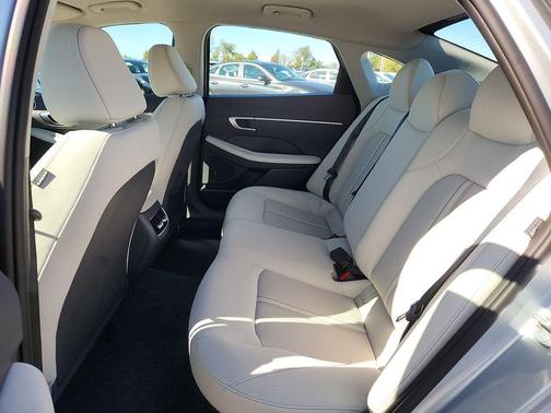 2026 Hyundai SONATA Hybrid Base