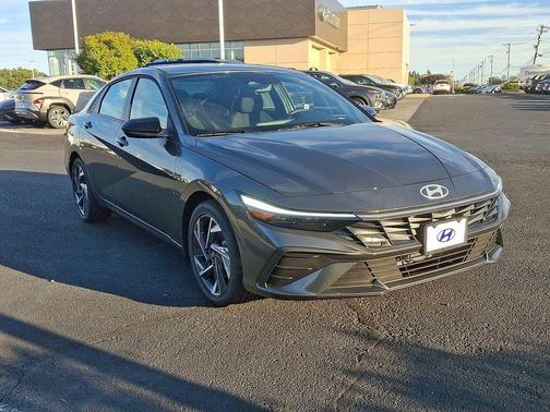 2025 Hyundai ELANTRA HEV SEL Sport