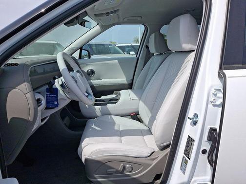 Creamy White Pearl 2026 Hyundai PALISADE SEL 7P
