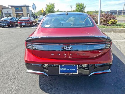 2024 Hyundai SONATA Hybrid Limited