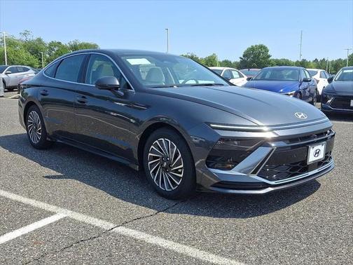 2025 Hyundai SONATA Hybrid Limited
