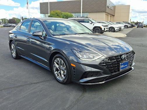 2022 Hyundai SONATA SEL