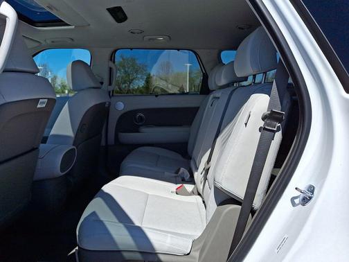 Creamy White Pearl 2026 Hyundai Palisade Hybrid SEL Premium 8P