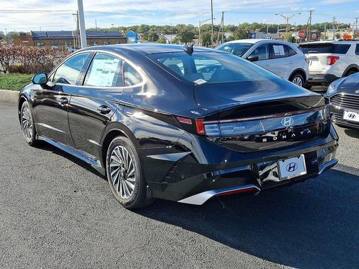 2025 Hyundai SONATA Hybrid Limited