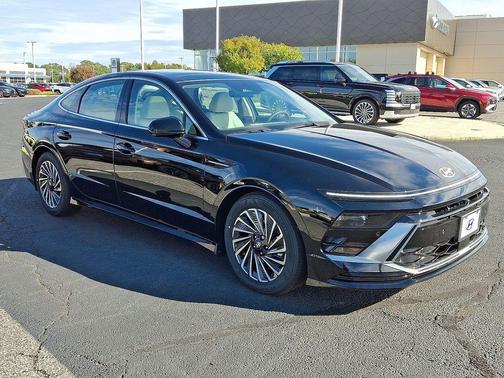 2025 Hyundai SONATA Hybrid Limited