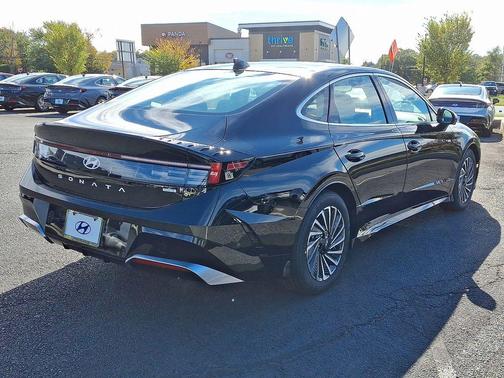 2025 Hyundai SONATA Hybrid Limited
