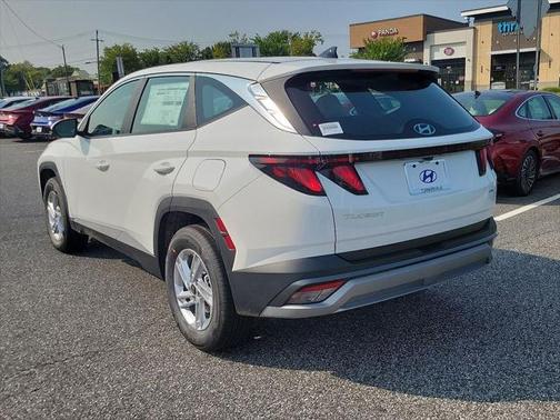 2025 Hyundai TUCSON SE