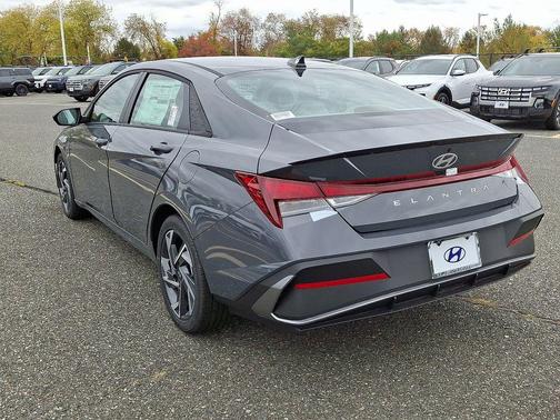 2025 Hyundai ELANTRA Sport