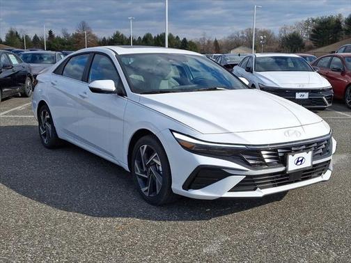 2025 Hyundai ELANTRA Limited