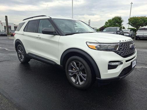 Star White Metallic Tri-Coat 2021 Ford Explorer XLT