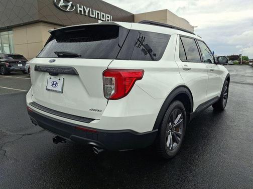 Star White Metallic Tri-Coat 2021 Ford Explorer XLT