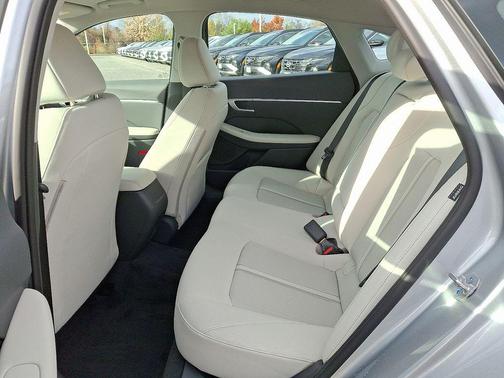 2026 Hyundai SONATA SEL