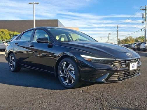 2025 Hyundai ELANTRA Limited