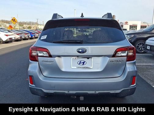 Ice Silver Metallic 2017 Subaru Outback 2.5i Limited