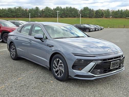 2026 Hyundai SONATA Hybrid Base