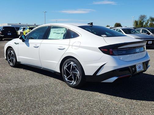 2026 Hyundai SONATA SEL