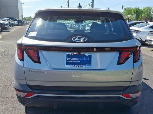 Shimmering Silver 2023 Hyundai TUCSON SE