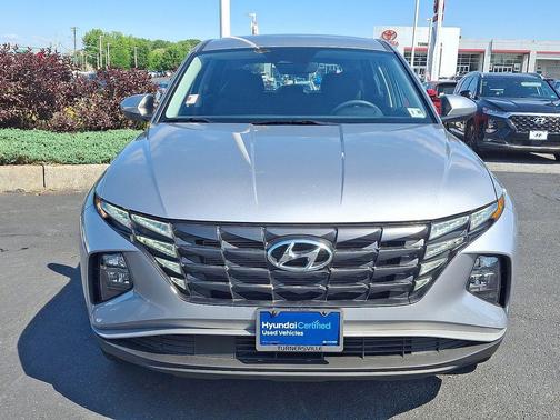 Shimmering Silver 2023 Hyundai TUCSON SE
