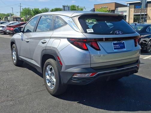 Shimmering Silver 2023 Hyundai TUCSON SE