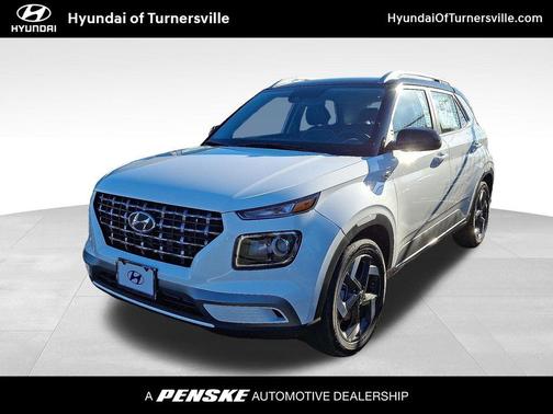 Lunar White w/Black Roof 2026 Hyundai VENUE SEL w/Two-Tone Roof