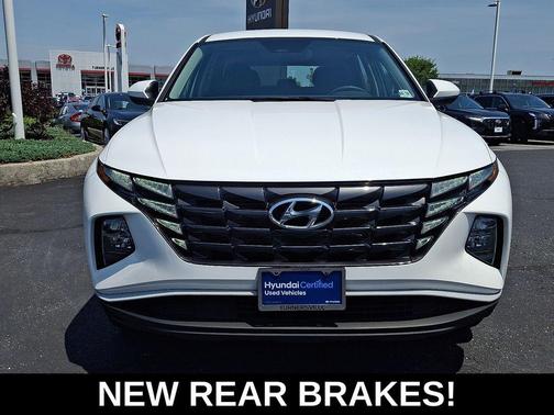 White Pearl 2024 Hyundai TUCSON SE
